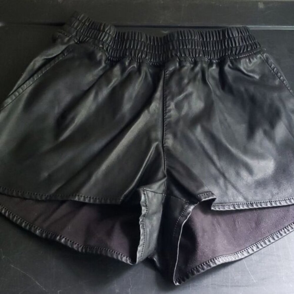 H&m vegan leather mini shorts size 2 black